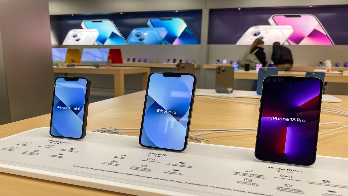 Apple suspende la venta de iPhone en Rusia y otras empresas como Ford y ...