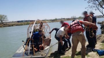 Rescata INM 18 personas migrantes y recupera dos cuerpos en el Río Bravo