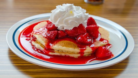 IHOP celebra el Día Nacional del Panqueque regalando pancakes: McDonald’s y Taco Bell se unen a las promociones
