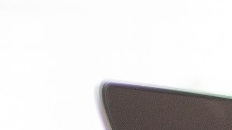 Foto de una mujer usando una laptop