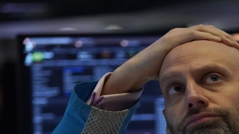 El alza en los precios del petróleo no llevará a una recesión como la de 2008, asegura experto de Bank of America
