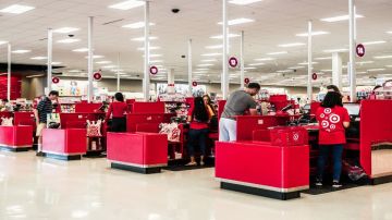 Target aumenta el salario inicial de sus trabajadores: algunos recibirán $24 dólares por hora