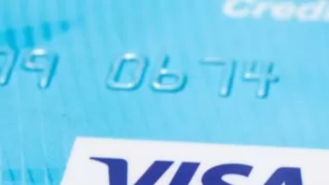 Visa y Mastercard suspenden operaciones en Rusia