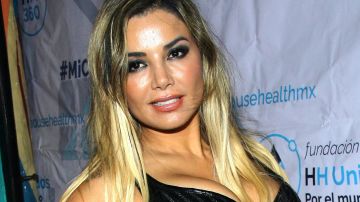 Aleida Núñez luce sus curvas de infarto mientras se broncea con un