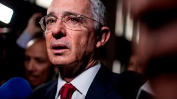 Álvaro Uribe: jueza decide que el expresidente de Colombia deberá ir a juicio por caso de soborno a testigos