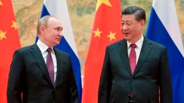 Rusia y Ucrania | "China está muy feliz. El declive de Rusia significa su ascenso": Taras Kuzio, el académico que predijo la invasión a Crimea