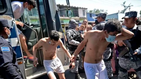 Bukele contra las maras: El Salvador alarga por otro mes el "estado de excepción" tras una solicitud del presidente