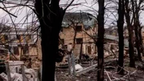 "Esto fue hecho por profesionales, probablemente británicos": las tácticas del Kremlin para negar las atrocidades cometidas en Ucrania