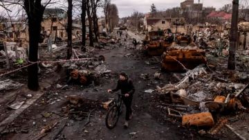 "Esto fue hecho por profesionales, probablemente británicos": las tácticas del Kremlin para negar las atrocidades cometidas en Ucrania