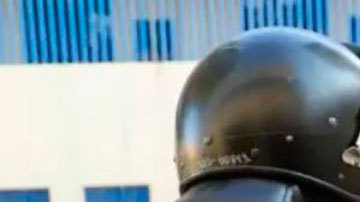 Bukele contra las maras | "Se empuja al policía a capturar a alguien que no tiene que ver con las pandillas": las denuncias de excesos en El Salvador