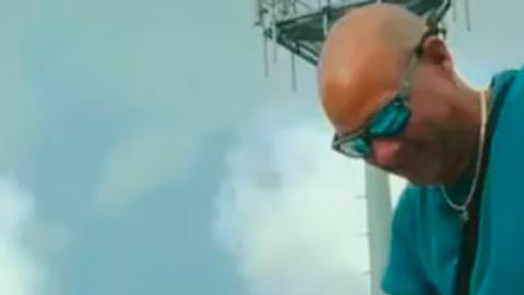 Elián López, el cubano sobreviviente de cáncer que llegó a Estados Unidos en una tabla de windsurf