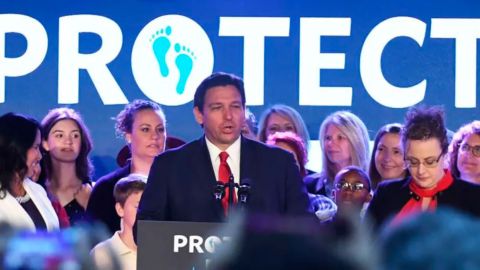 Cómo Disney logró tener su propio gobierno en Florida (y por qué los republicanos quieren acabar con él)