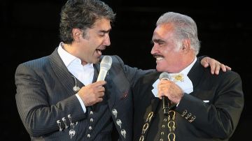 Alejandro Fernández junto a Vicente Fernández en el concierto "Jalisco en Vivo".