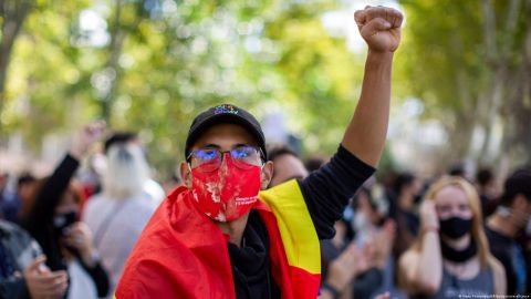 España: entra en vigor el fin del uso obligatorio de mascarilla