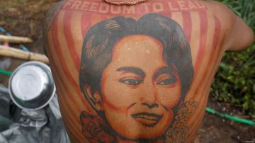 Junta birmana condena a 5 años a Aung San Suu Kyi por corrupción