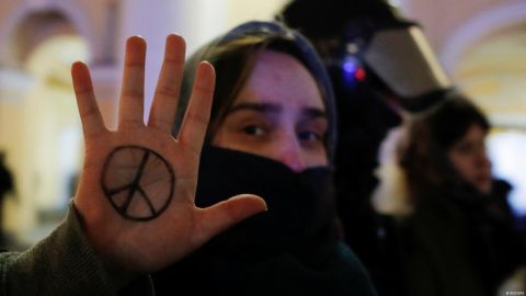 Activistas son perseguidos en Rusia por oponerse a la guerra en Ucrania