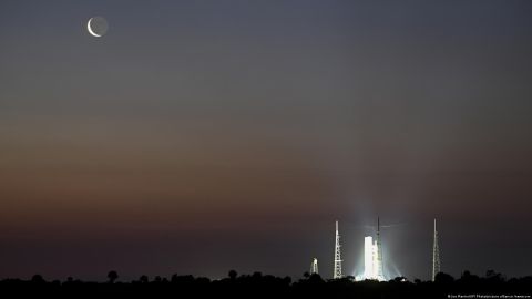 Cohete gigante de la NASA para la Luna aplaza su ensayo