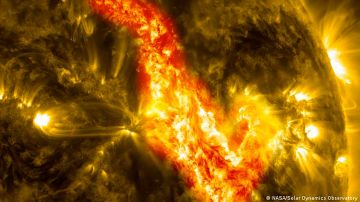 "Cañón de fuego" de 20.000 kilómetros de profundidad se abre en el Sol, liberando poderosa tormenta de radiación