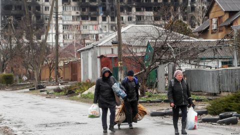 Ucrania reabre corredores humanitarios tras cerrarlos por ataques rusos