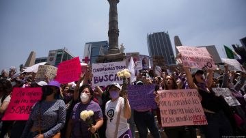 Mexicanas protestan por el feminicidio de Debanhi Escobar