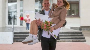 El amor vence a la guerra en Ucrania, se registran más de 22,000 bodas desde el inicio de la invasión