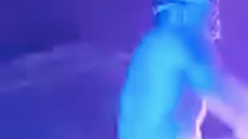 Sicarios balean a mesero en disco mexicana.