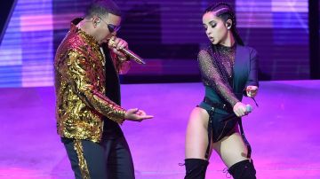 Daddy Yankee y Becky G en los Billboard Latin Music Awards 2018.