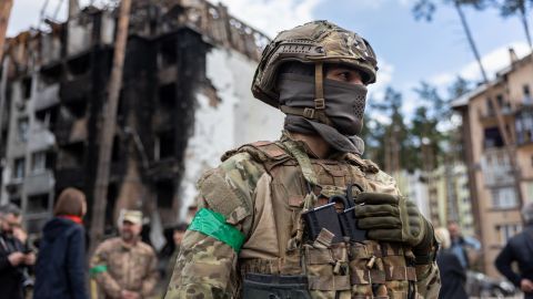 Bombardeos golpean el este de Ucrania en medio de informes de que la ofensiva rusa enfrenta bajas y problemas logísticos, de suministro y de moral