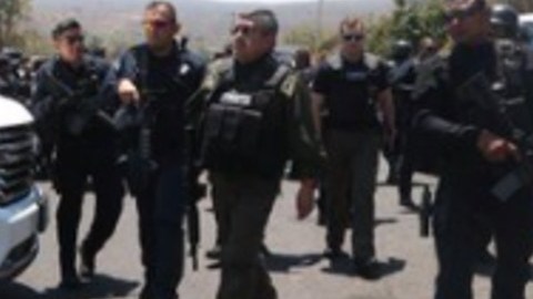 CJNG ataca a policías mexicanos en Michoacán, pero militares llegan en su defensa y abaten a 5 delincuentes.