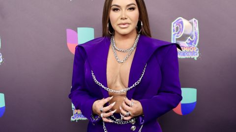 Chiquis Rivera no puso reparo en mostrar un poquito más de su busto.