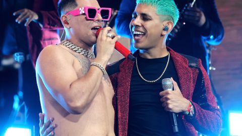 Eduin Caz y Jhonny de Grupo Firme en Coachella 2022.