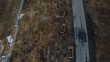 Fuerzas rusas acusadas de entierros secretos de civiles en fosas comunes halladas vía satélite cerca de Mariúpol