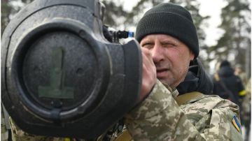 El equipo NLAW es el armamento que los británicos enseñan a usar a los ucranianos.