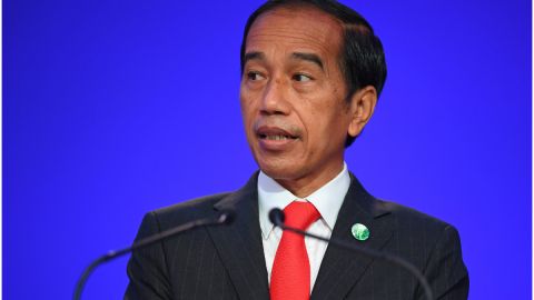 El presidente de Indonesia dijo que su política exterior prohíbe la ayuda con armas a otros países.