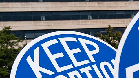 Tuvo un aborto espontaneo y fue acusada de asesinato.