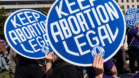Tuvo un aborto espontaneo y fue acusada de asesinato.