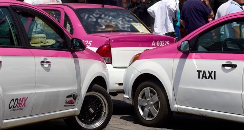 El segundo ladrón huyó en la motocicleta.