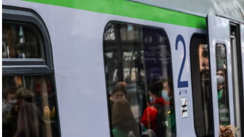 Algunos ucranianos regresan a Kiev.