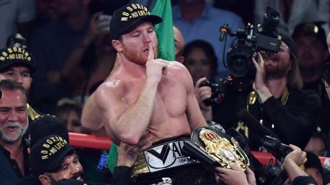 El Canelo Álvarez enfrentará a Dmitry Bivol el 7 de mayo en Las Vegas.