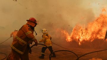 Exjefe de bomberos murió mientras 15 resultaron heridos en gran incendio forestal en Nebraska