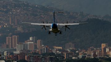 VIDEO: Tragedia en Colombia, se desploma avioneta con elementos de la policía a bordo