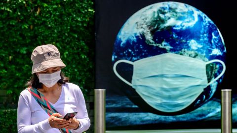 El Dia de la Tierra se escogió por estar situada en el calendario en un periodo libre de vacaciones o actividades escolares que pudieran restar participación a las manifestaciones, y tampoco entraba en conflicto con fiestas religiosas o nacionales.