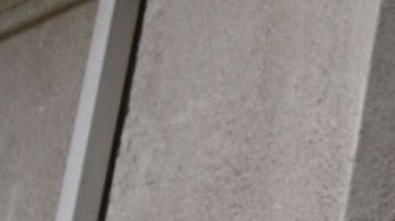 Students and parents arrive masked for the first day of the school year at Grant Elementary School in Los Angeles, California, August 16, 2021. - To stem the spread of Covid-19 coronavirus teachers in Los Angeles are required to be fully vaccinated against Covid-19 by October 15 and both teachers and students are required to wear masks inside school buildings. Issues wih the new "Daily Pass" health check app caused confusion and long lines on the first day back to school. (Photo by Robyn Beck / AFP) (Photo by ROBYN BECK/AFP via Getty Images)