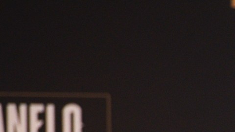 Eddy Reynoso (i) y Saúl 'Canelo' Álvarez (d) se preparan para enfrentar a Dmitry Bivol sin dejar de lado la posibilidad de un choque contra Gennady Golovkin.