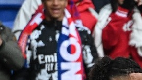 Teté celebra su primer gol en el debut con el Lyon tras salir del Shakhtar de Ucrania.