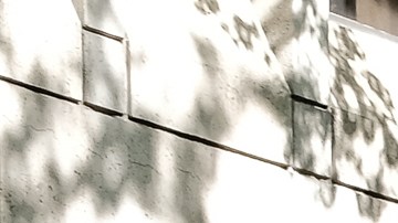 SACRAMENTO, CALIFORNIA APRIL 03: Police officers work the scene on the corner of 10th and L street of a shooting that occurred in the early morning hours on April 3, 2022 in Sacramento, California. Six people were killed and at least 10 were injured in the mass shooting in downtown Sacramento with no suspects in custody. (Photo by David Odisho/Getty Images)