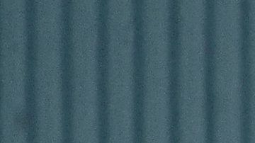 El expresidente Juan Orlando Hernandez (C) escoltado por autoridades de Honduras para su extradición