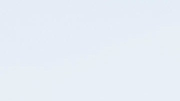 La aparición de Vance en el escenario fue recibida en medio de una mezcla de abucheos y vítores este sábado.