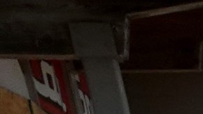 Imagen de referencia de un auto vandalizado.