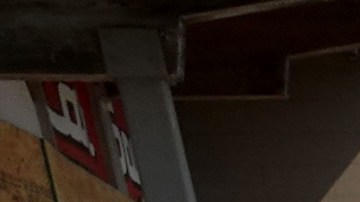 Imagen de referencia de un auto vandalizado.